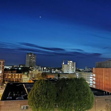 Paramount City View Swindon Esterno foto
