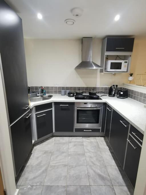 Paramount City View Swindon Esterno foto