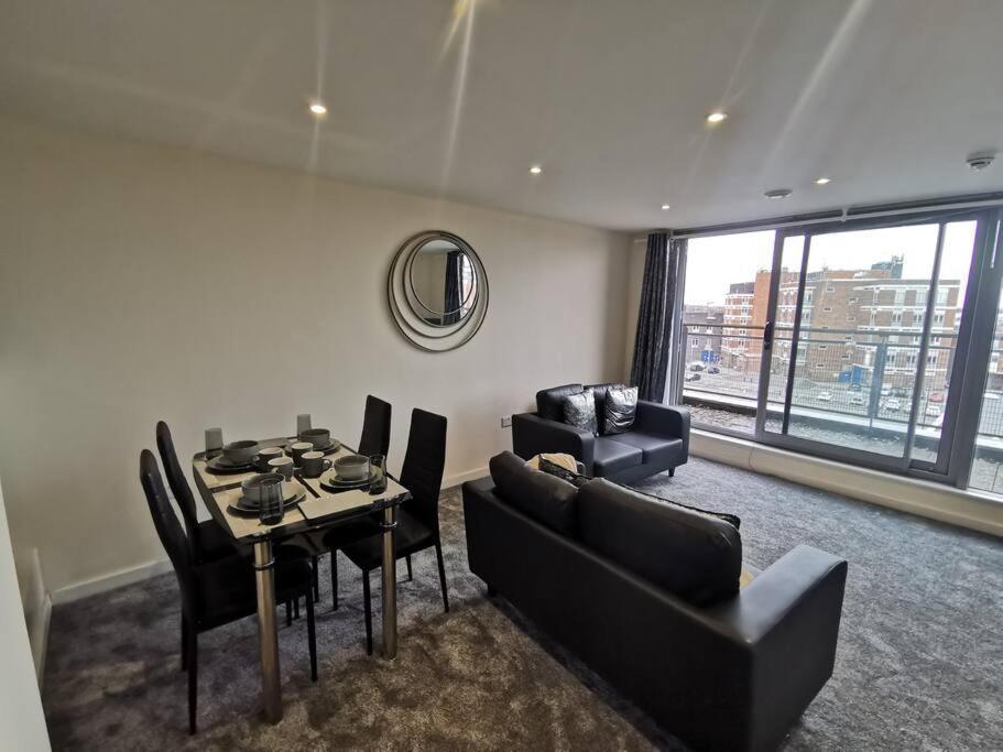 Paramount City View Swindon Esterno foto