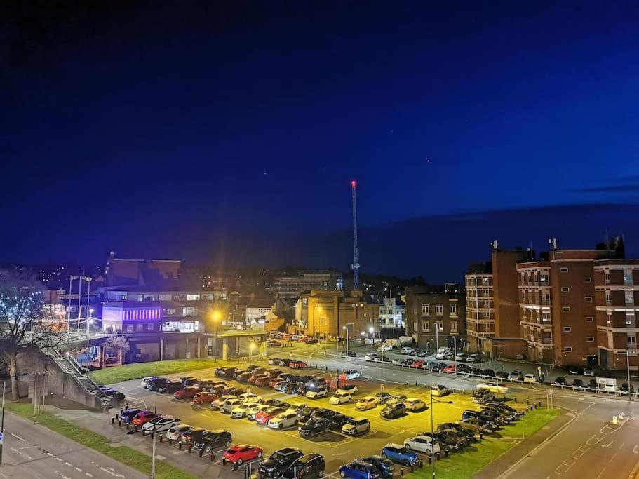 Paramount City View Swindon Esterno foto