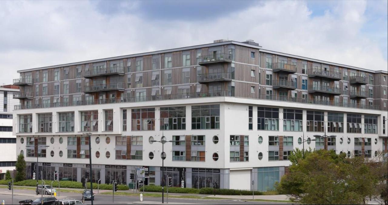 Paramount City View Swindon Esterno foto