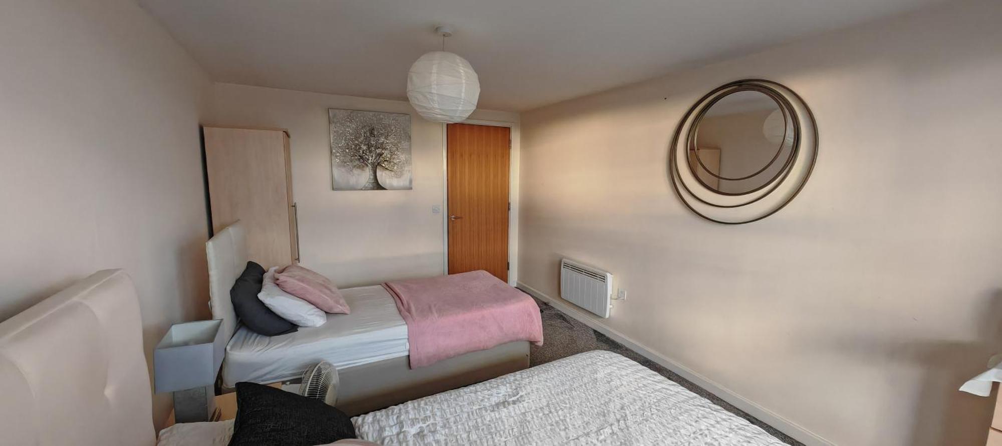 Paramount City View Swindon Esterno foto